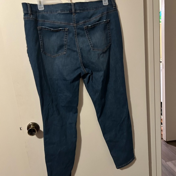 Classic Blue Women’s Jeans - Picture 7 of 9